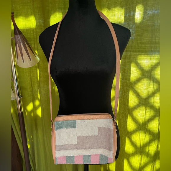 The Elephant Walk Purse - Picture 4 of 9